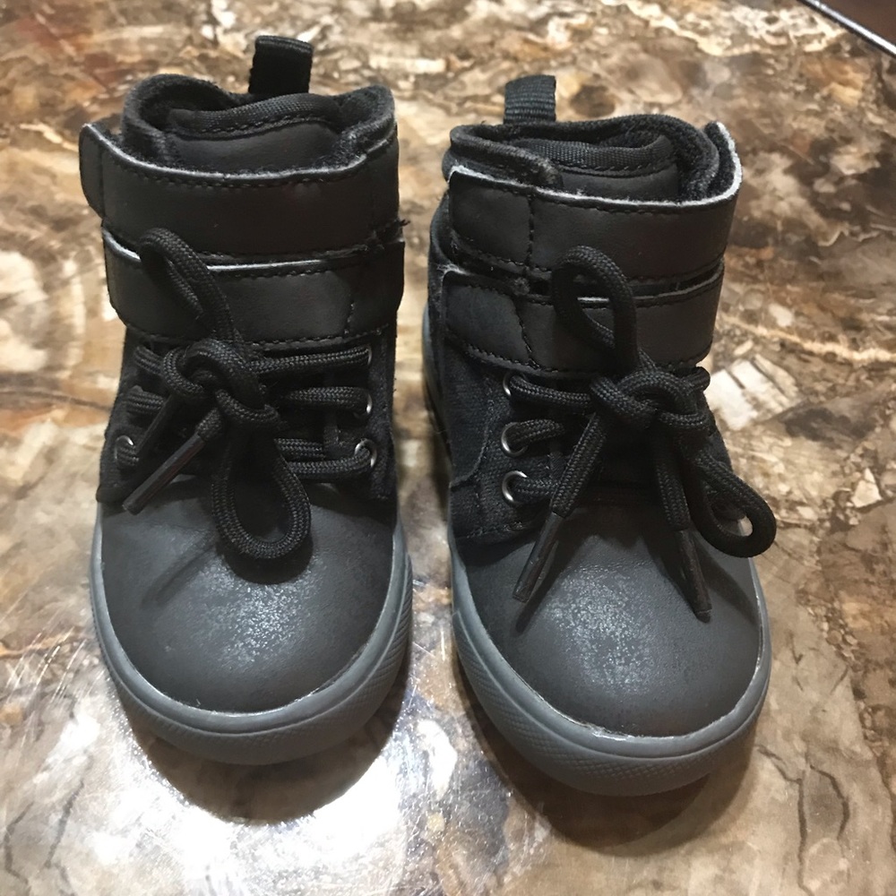Ankle shoe for babyboy.